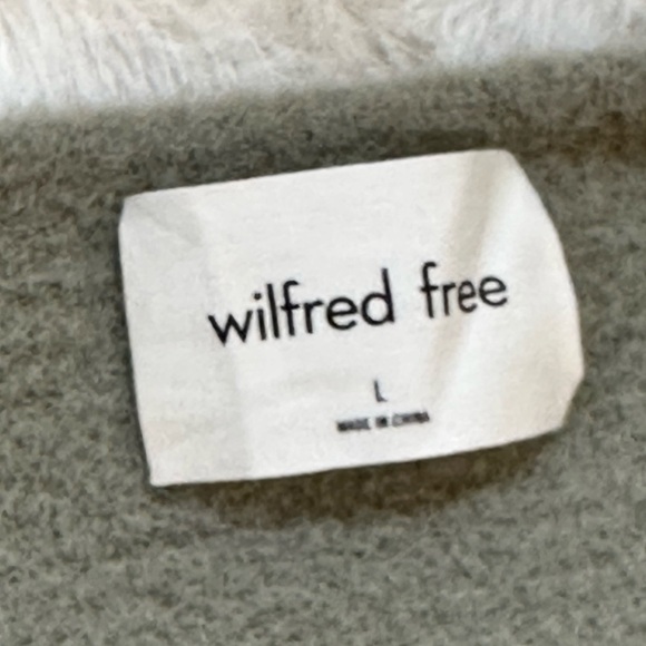 ARITZIA (Wilfred Free) Hush Knit V Neck Sweater - Picture 3 of 8